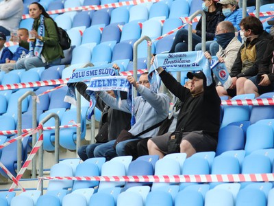 Fanúšikovia počas derby Slovana s Trnavou