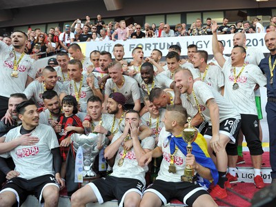 FC Spartak Trnava oslavuje majstrovský titul
