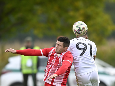 Zľava Yaroslav Korol (OŠK Trenčianske Stankovce) Dyjan Azevedo (FC Spartak Trnava)