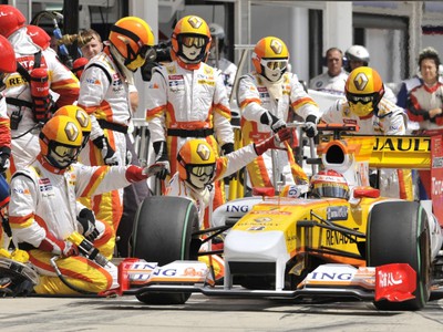  Fernando Alonso, pit-lane, Hungaroring, 26. júla 2009