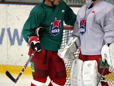 Viačeslav Fetisov v debáte počas tréningu
