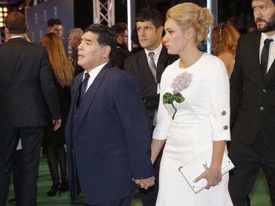 Diego Maradona s partnerkou Rocio Olivia