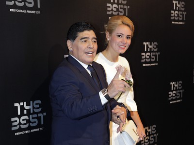 Diego Maradona s partnerkou Rocio Olivia