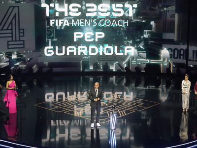 Najlepším trénerom roka v ankete FIFA bol podľa očakávania zvolený Pep Guardiola.