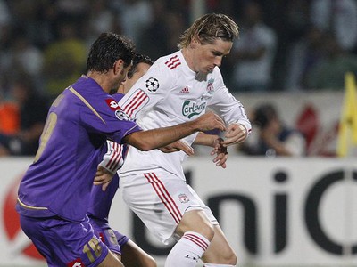 Massimo Gobbi v súboji s Fernandom Torresom