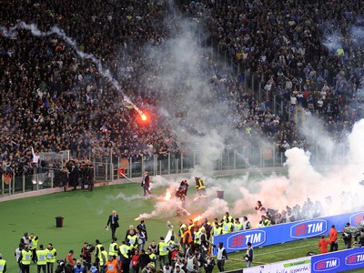 Výtržnosti počas finále talianskeho pohára medzi Neapolom a Fiorentinou