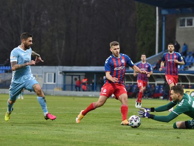 Momentka zo zápasu FK Senica - ŠK Slovan Bratislava