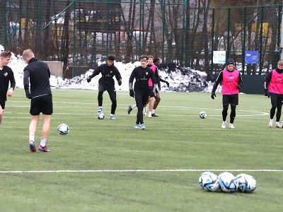 Na snímke hráči FK Železiarne Podbrezová počas tréningu v rámci zimnej prípravy pred jarnou častou futbalovej Niké ligy