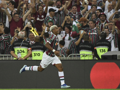 Hráč Fluminense John Kennedy oslavuje svoj strelený gól