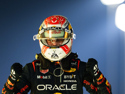 Max Verstappen sa raduje z triumfu vo Veľkej cene Bahrajnu
