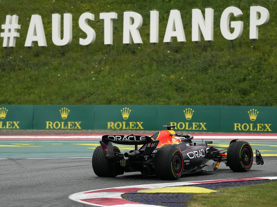 Max Verstappen počas kvalifikačného šprintu na VC Rakúska