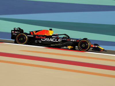 V prvých testoch v Bahrajne bol najrýchlejší Verstappen