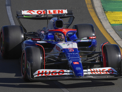 Domáci pretekár Daniel Ricciardo počas kvalifikácie na VC Austrálie