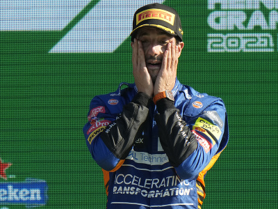 Austrálčan Daniel Ricciardo