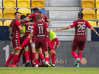 Hráči MFK Tatran Liptovský Mikuláš sa tešia z vedúceho gólu