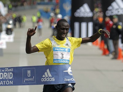 Francis Kiprop v cieli maratónu