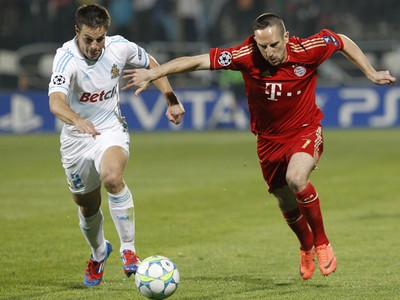Franck Ribery a Cesar Azpilicueta
