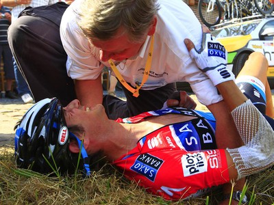 Frank Schleck po páde,