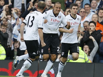 Bobby Zamora sa raduje z gólu