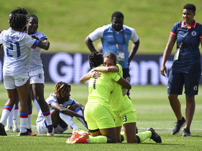 Futbalistky Haiti oslavujú historický postup na MS vo futbale žien
