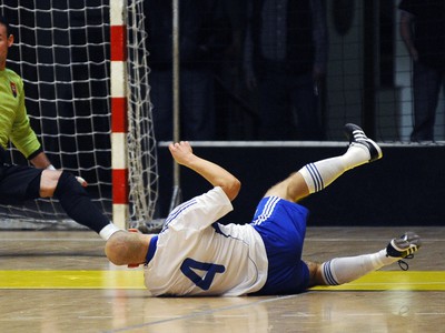 Teemu Terho z Fínska a brankár Slovenska 