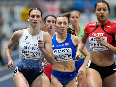 Na snímke slovenská atlétka Gabriela Gajanová počas rozbehu žien na 800 m na halových MS v meste Toruň v Poľsku 