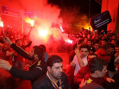 Fanúšikovia v uliciach Istanbulu