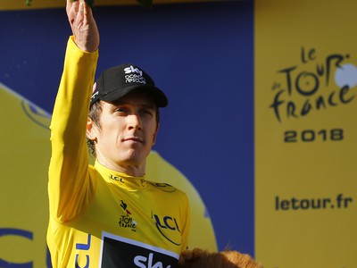 Celkový líder Geraint Thomas aj po 14. etape zostáva v žltom drese