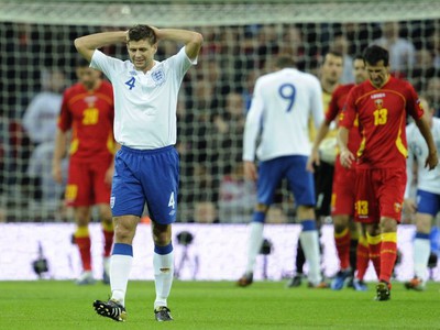 Sklamaný Steven Gerrard