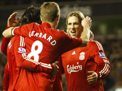 Na Anfield Road bola