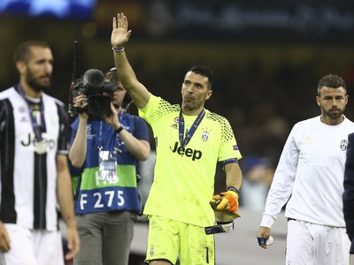 Sklamaný brankár Gianluigi Buffon po finále Ligy Majstrov