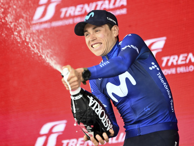 Einer Augusto Rubio oslavuje triumf v etape