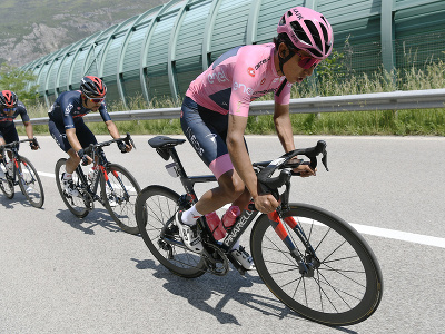 Egan Bernal počas 17. etapy Giro d'Italia