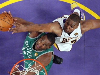 Glen Davis a Andrew Bynum