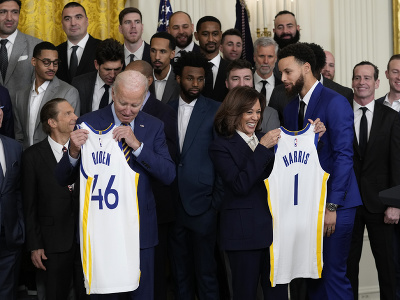 Americký prezident Joe Biden privítal hráčov Golden State Warriors