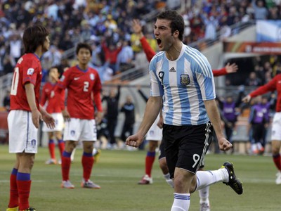 Gonzalo Higuaín strelil druhý