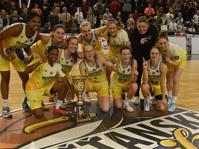 Basketbalistky Piešťanských Čajok sa stali víťazkami Slovenského pohára.