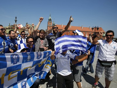 Grécki fanúšikovia pred zápasom s Ruskom