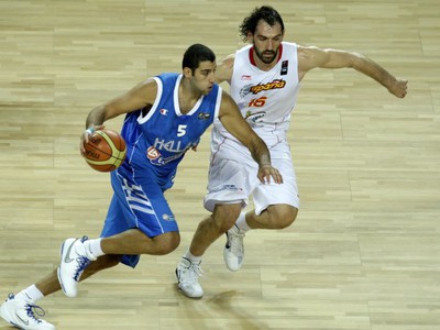 Grék Bourousis a Španiel