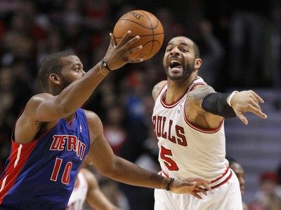Greg Monroe a Carlos