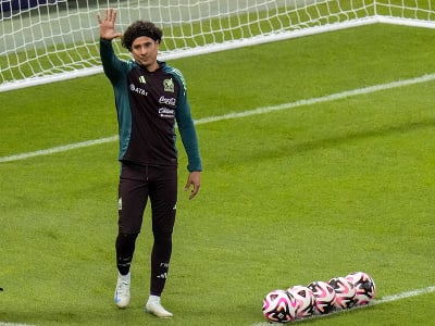 Mexický brankár Guillermo Ochoa