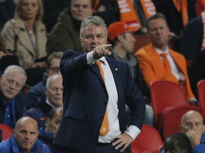 Guus Hiddink ostáva po súboji s Lotyšskom trénerom Holandska