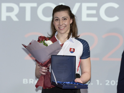 Športová gymnastka Barbora Mokošová si preberá cenu športovec roka v kategórii ženy seniorky v športovej gymnastike
