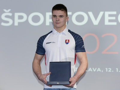 Športový gymnasta Matej Nemčovič si preberá cenu športovec roka v kategórii muži seniori v športovej gymnastike