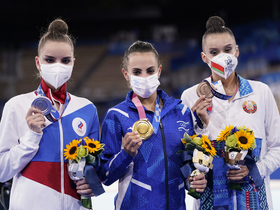 Ruská gymnastka Dina Averinová obsadila vo viacboji striebornú priečku, zvíťazila Linoy Ashramová z Izraela