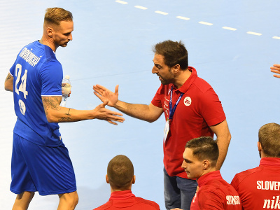 Na snímke v pozadí zľava Martin Straňovský (Slovensko) a reprezentačný tréner Slovenska Fernando Gurich 