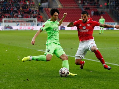 Momentka zo súboja v zápase Hannovera s Mainzom