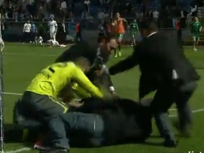 Harun Tekin si s nevítanou návštevou poradil