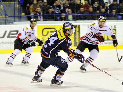Hráč HC Košice Gabriel Špilár (v strede) 