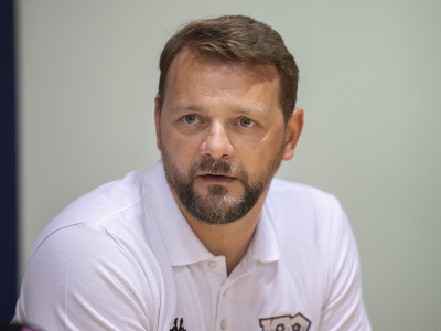 Na snímke asistent trénera HC Slovan Bratislava Andrej Podkonický počas tlačovej konferencie hokejového klubu HC Slovan Bratislava 6. júna 2022 v Bratislave. 